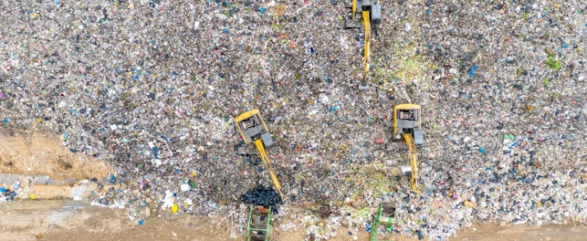 Gaz składowiskowy powstaje w wyniku reakcji biochemicznych, które zachodzą w złożu odpadów komunalnych.